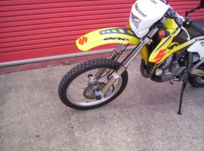 Chrániče přední vidlice, Suzuki DRZ400 / DRZ400-SM, černé